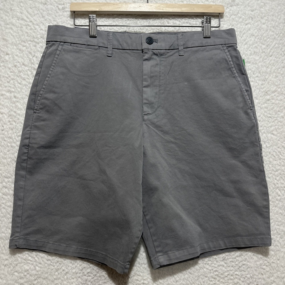 Gap Men's Shorts Size 33 Gray Chino 10" Stretch NWT